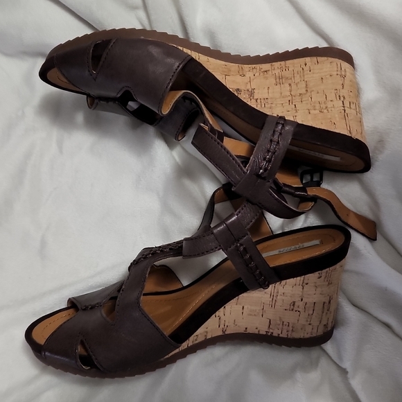 George Respira Tan Sandles - Picture 4 of 4